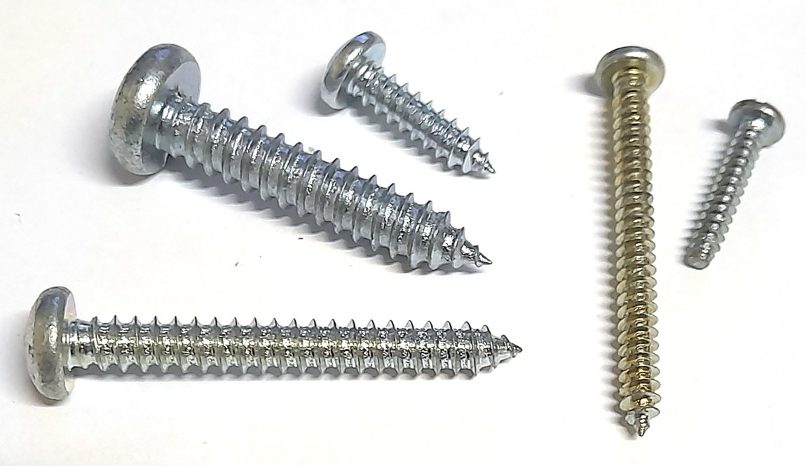 Šroub do plechu s válcovou hlavou 4,8x38